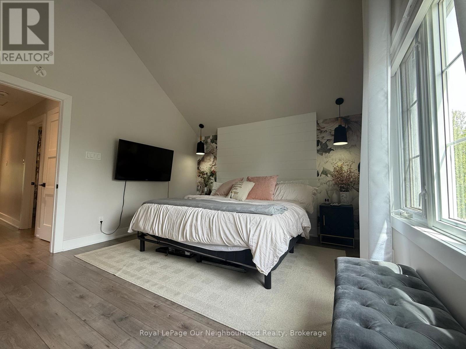 Upper - 48 Albani Street, Toronto, Ontario  M8V 1X2 - Photo 11 - W13233250