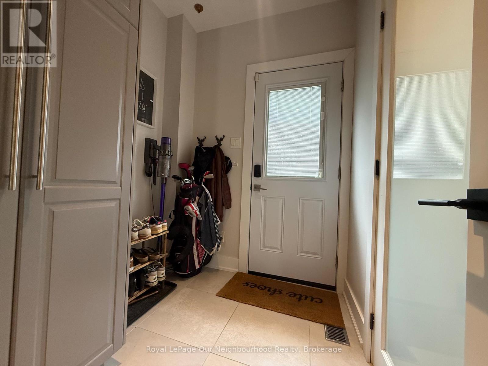 Upper - 48 Albani Street, Toronto, Ontario  M8V 1X2 - Photo 24 - W13233250