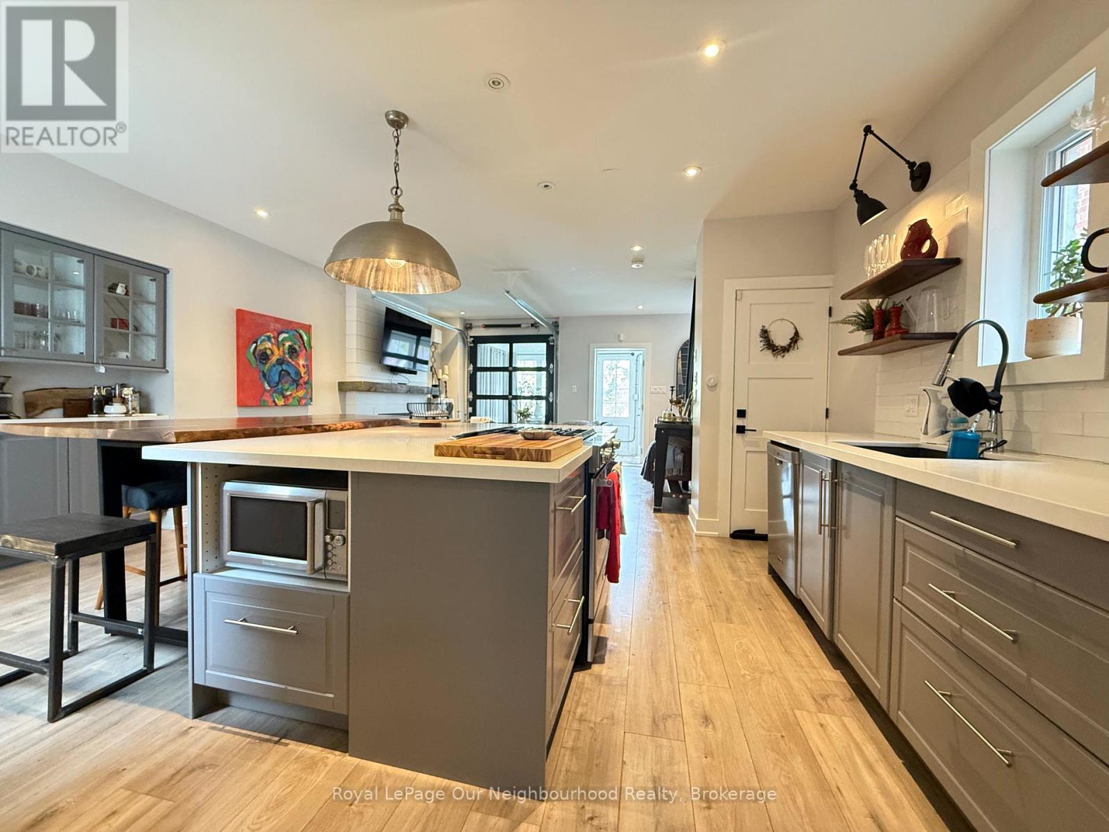 Upper - 48 Albani Street, Toronto, Ontario  M8V 1X2 - Photo 3 - W13233250