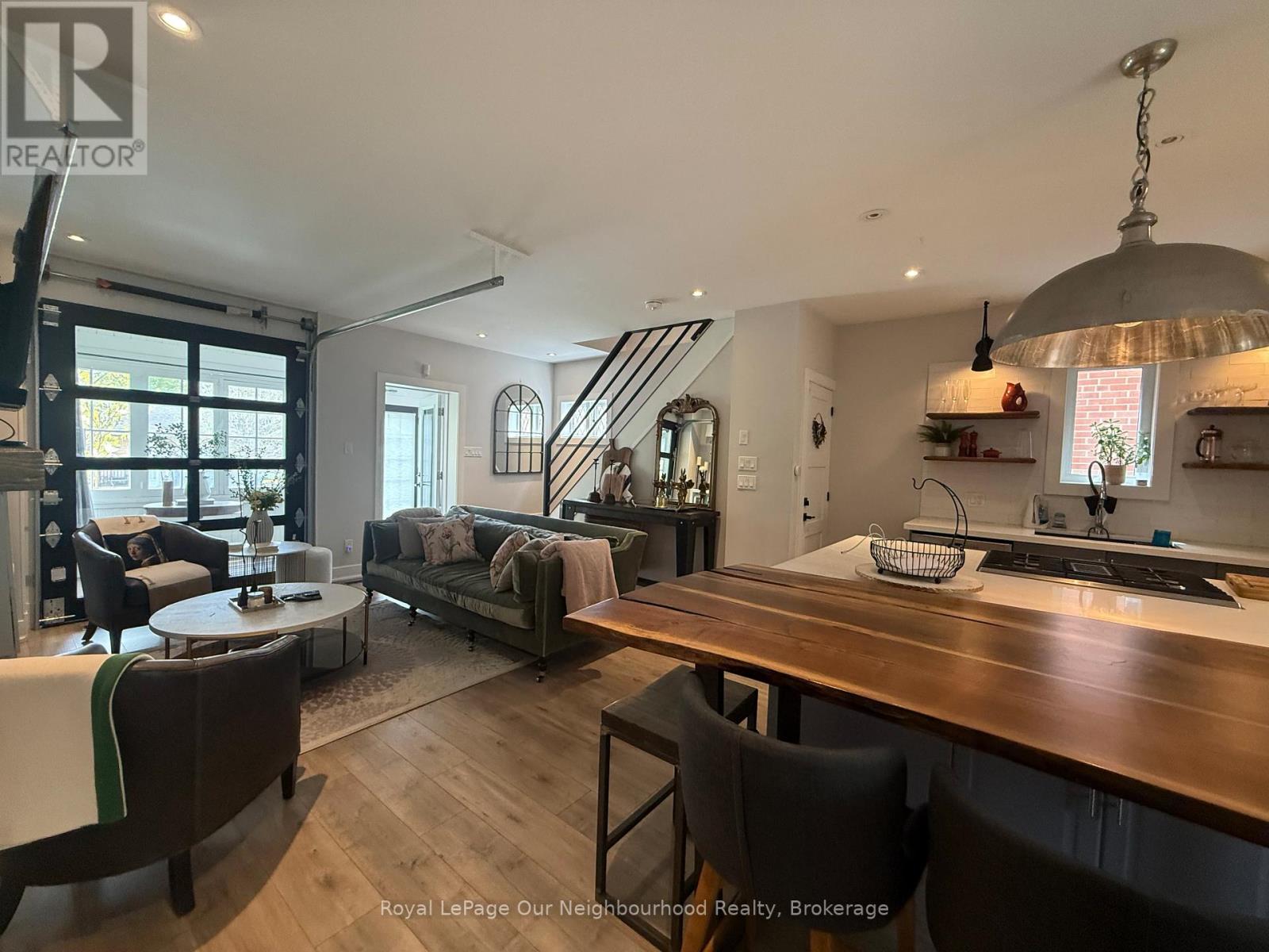 Upper - 48 Albani Street, Toronto, Ontario  M8V 1X2 - Photo 6 - W13233250
