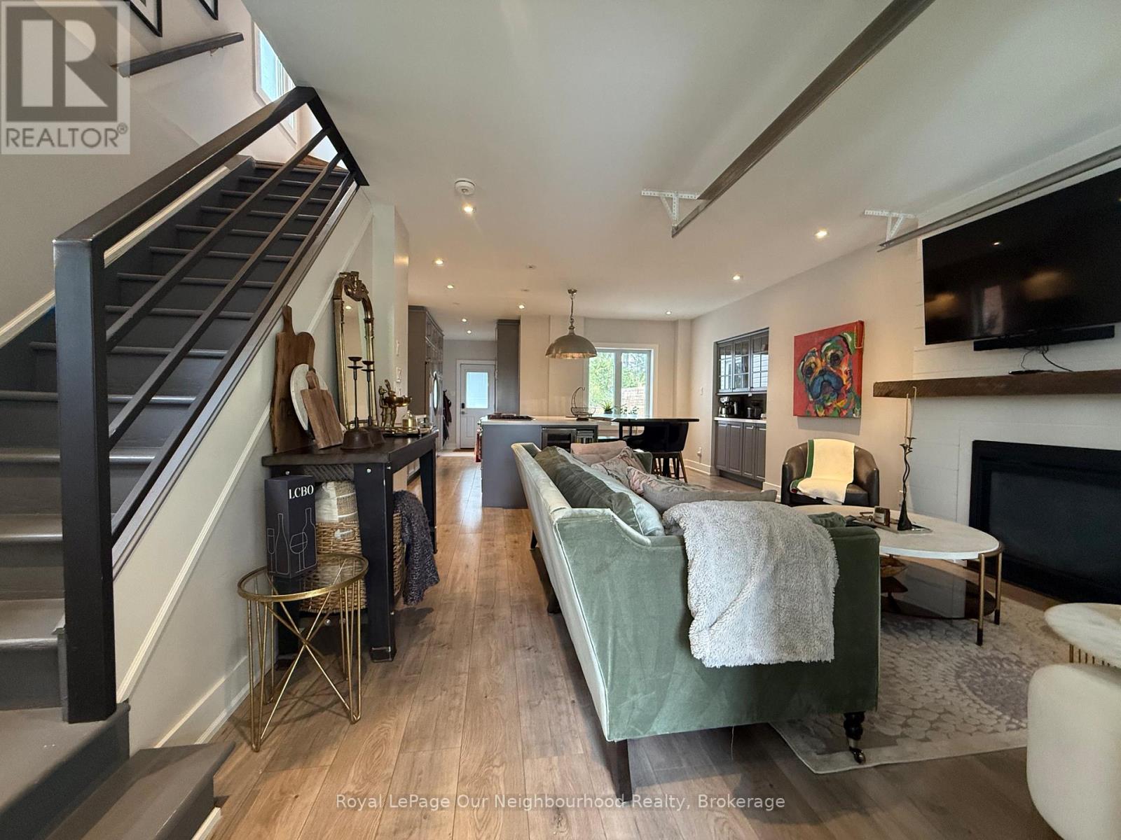 Upper - 48 Albani Street, Toronto, Ontario  M8V 1X2 - Photo 8 - W13233250