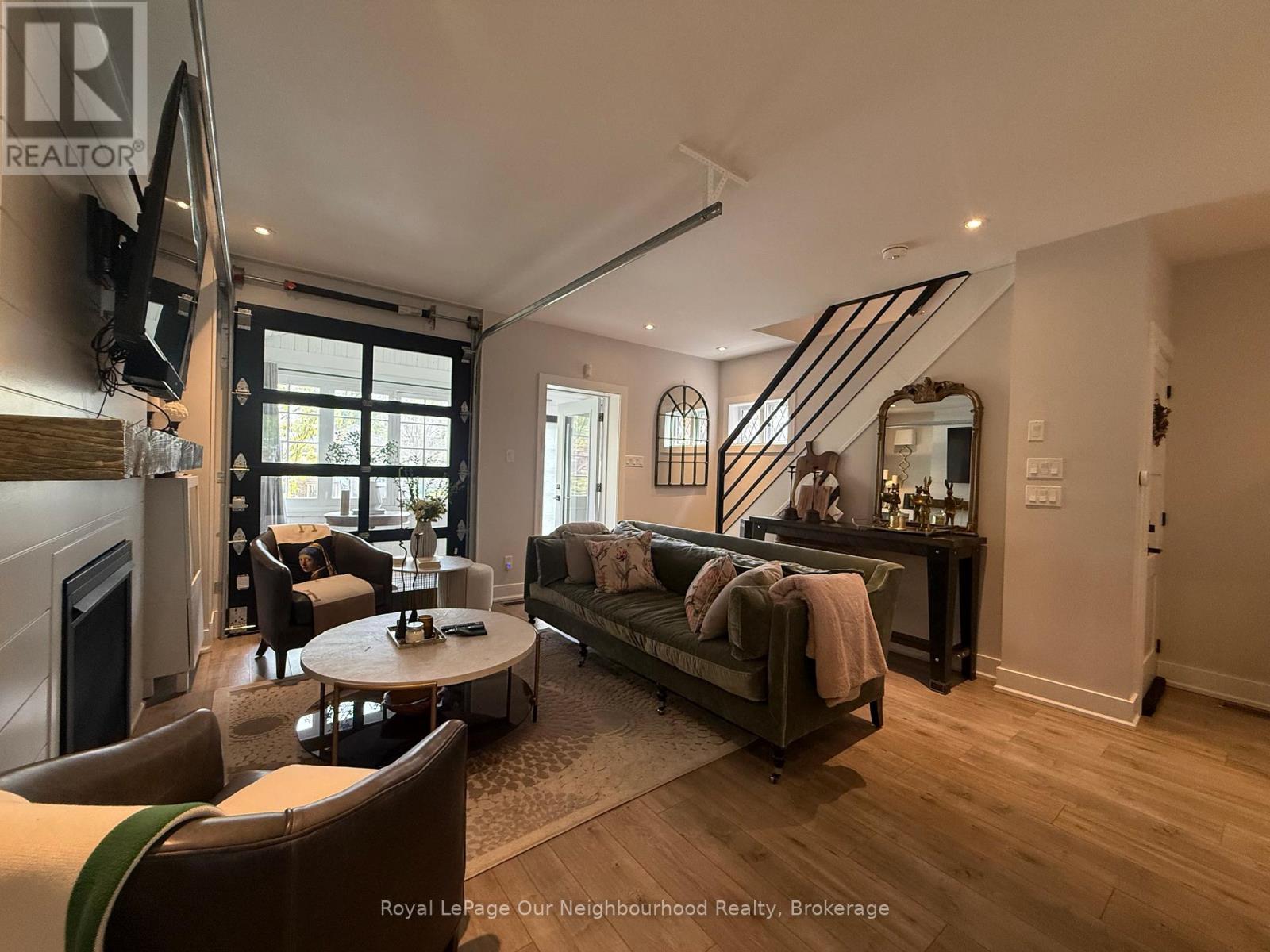 Upper - 48 Albani Street, Toronto, Ontario  M8V 1X2 - Photo 9 - W13233250