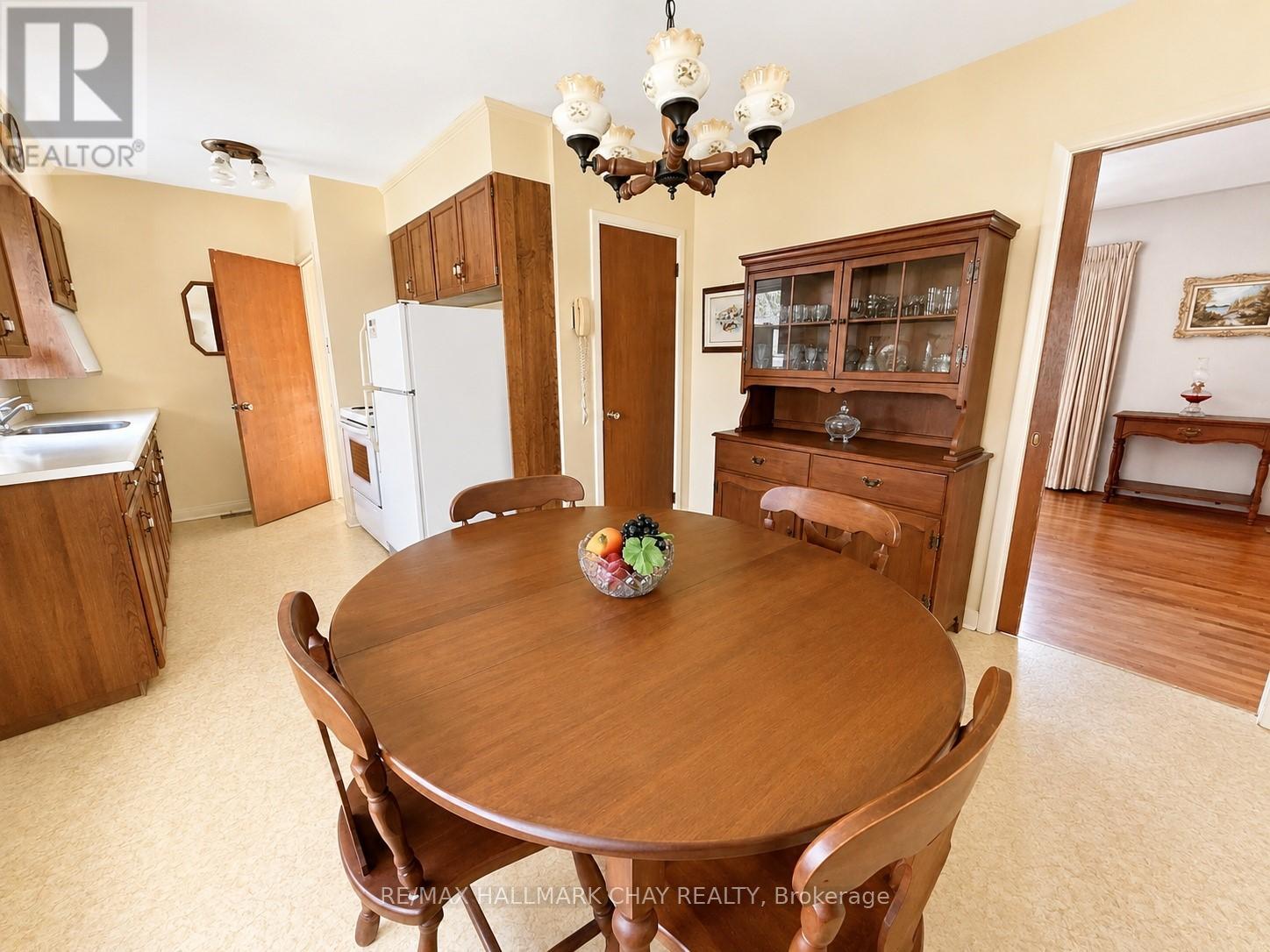 121 Rodney Street, Barrie, Ontario  L4M 4C4 - Photo 10 - S13232898