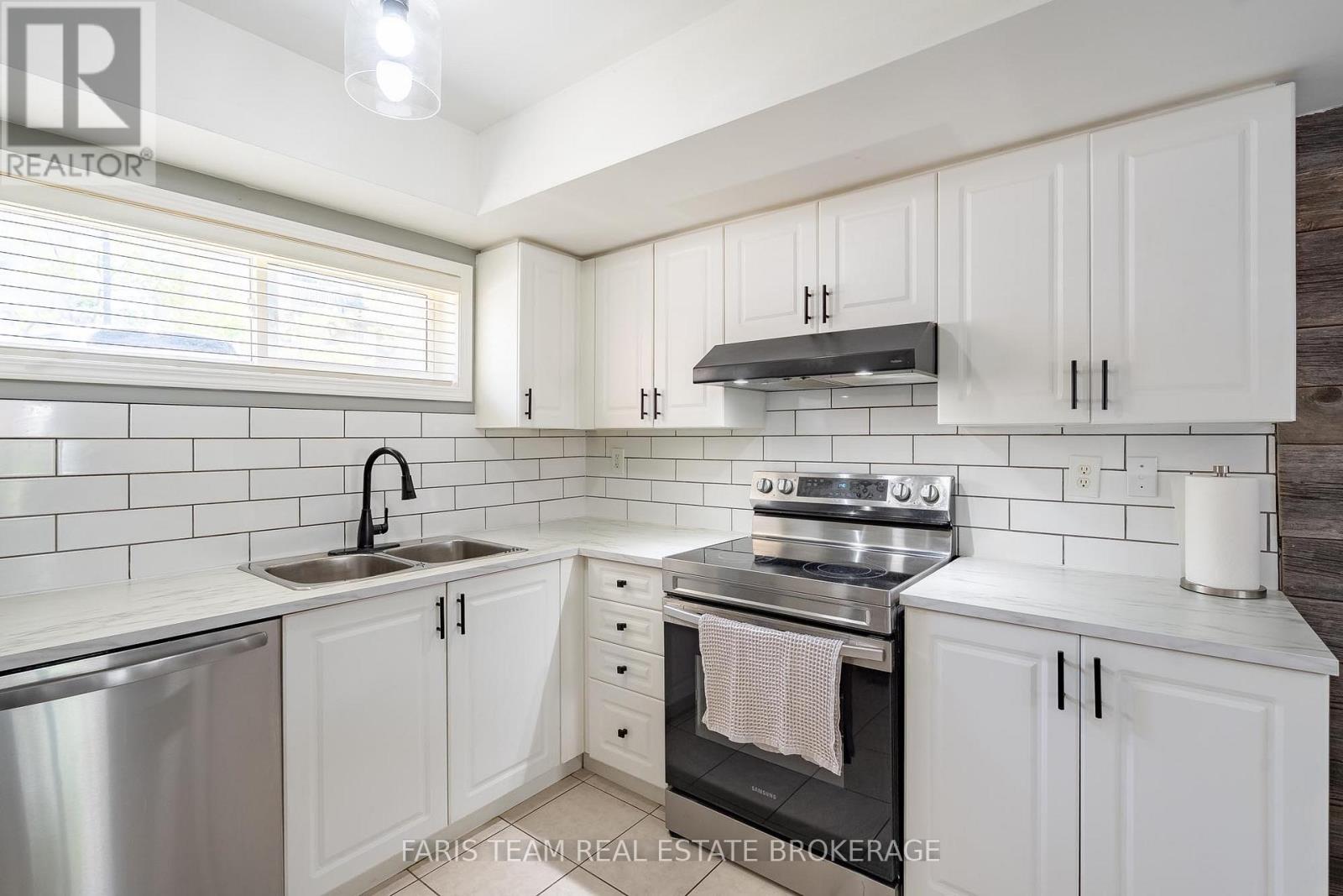 37 - 241 Ferndale Drive S, Barrie, Ontario  L4N 0T6 - Photo 5 - S13233162
