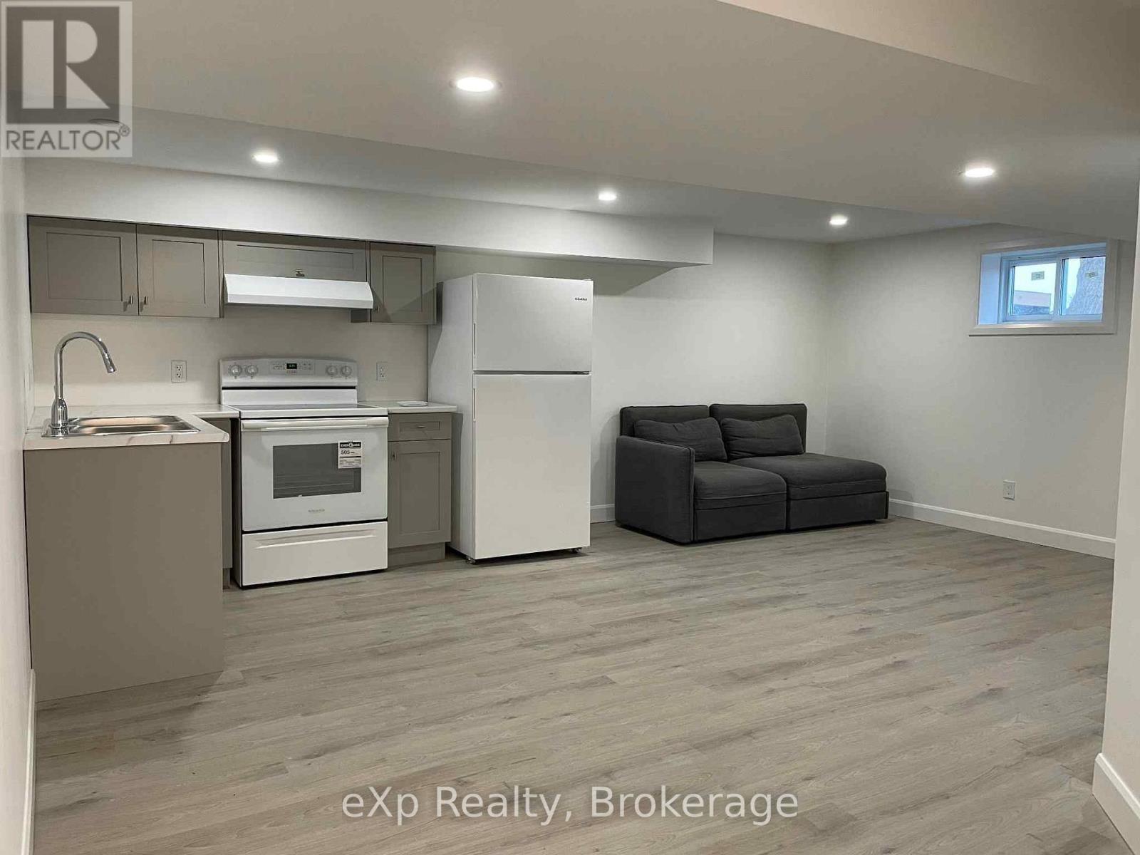 Lower - 536 Dundas Street E, Belleville, Ontario  K8N 1G5 - Photo 3 - X13233426