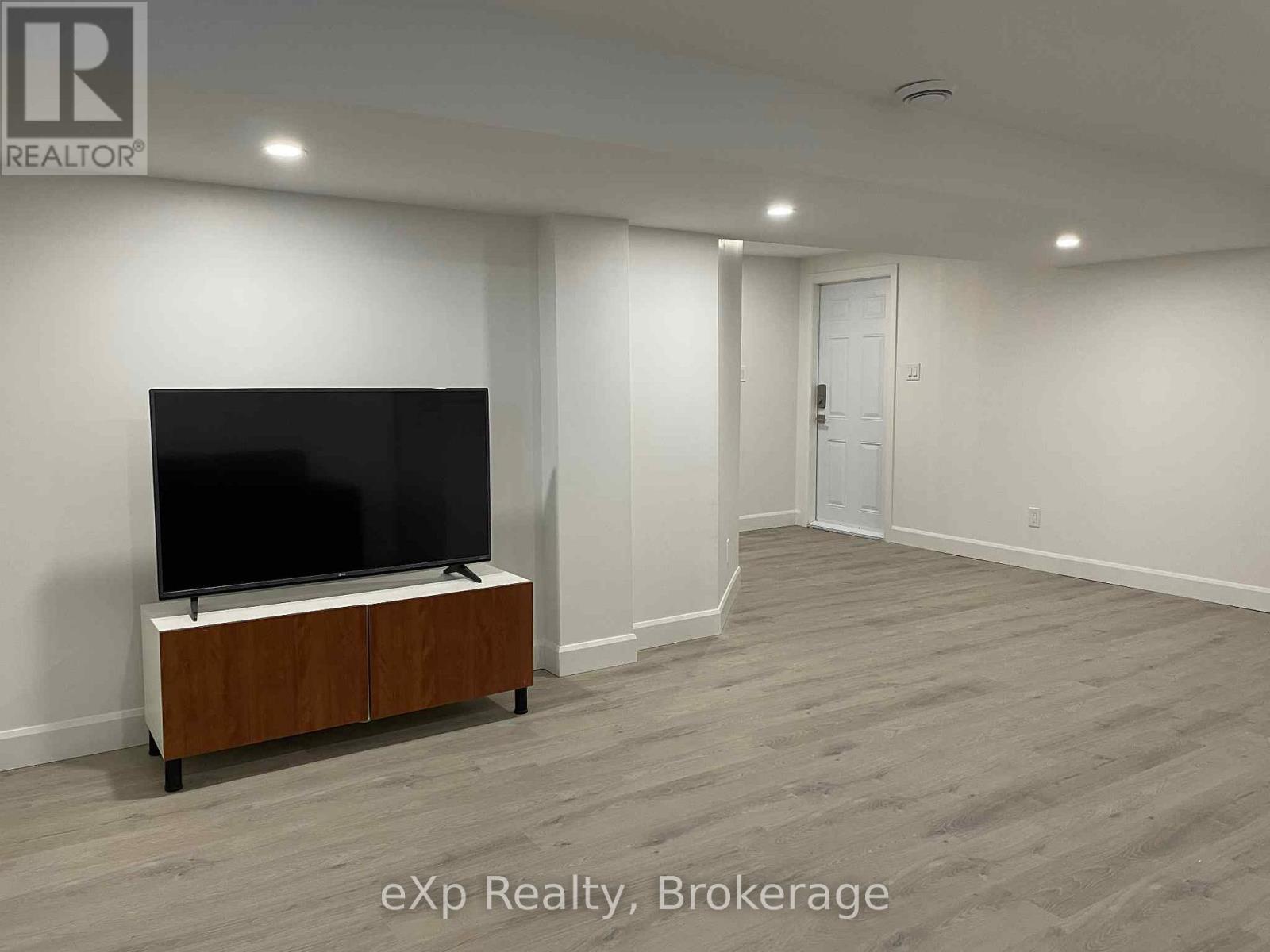 Lower - 536 Dundas Street E, Belleville, Ontario  K8N 1G5 - Photo 4 - X13233426