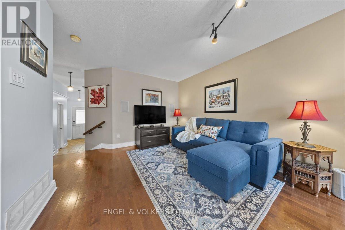 319 Hillsboro Private, Ottawa, Ontario  K2M 3B2 - Photo 8 - X13233196