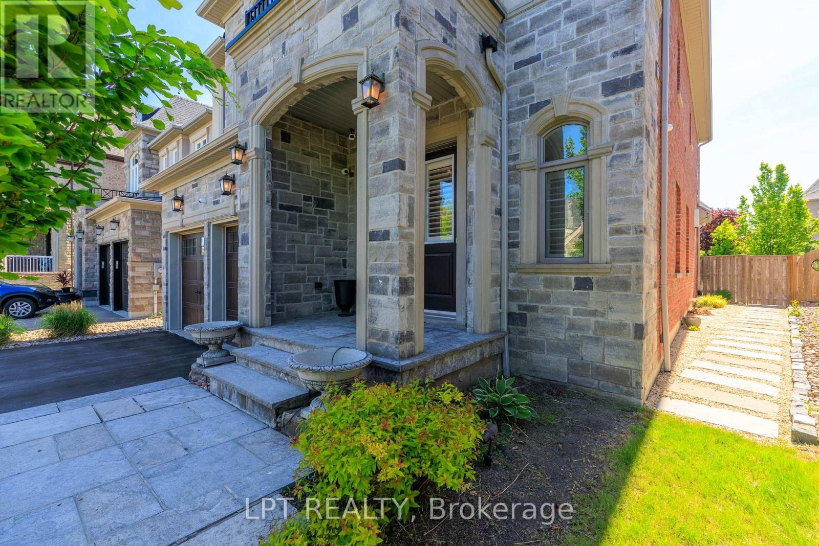 113 Burns Boulevard, King, Ontario  L7B 0M5 - Photo 3 - N13173324