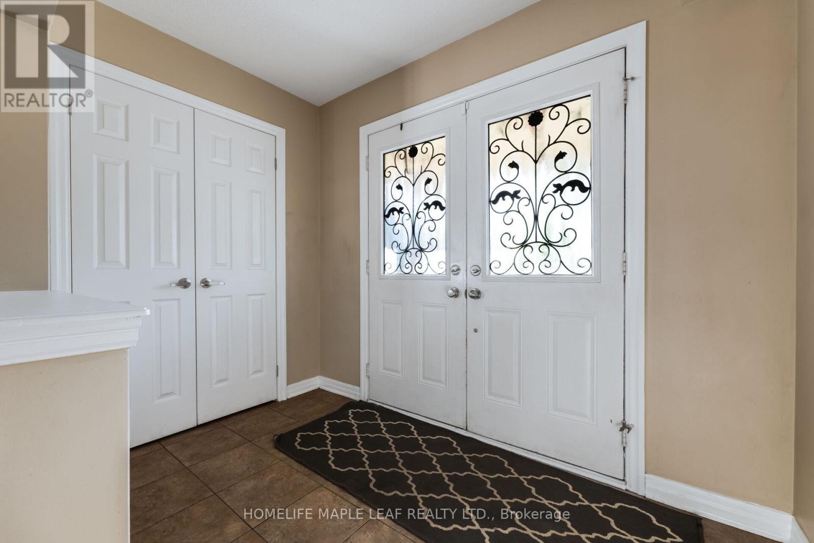 15 Donomore Drive, Brampton, Ontario  L7A 0S7 - Photo 4 - W13232902
