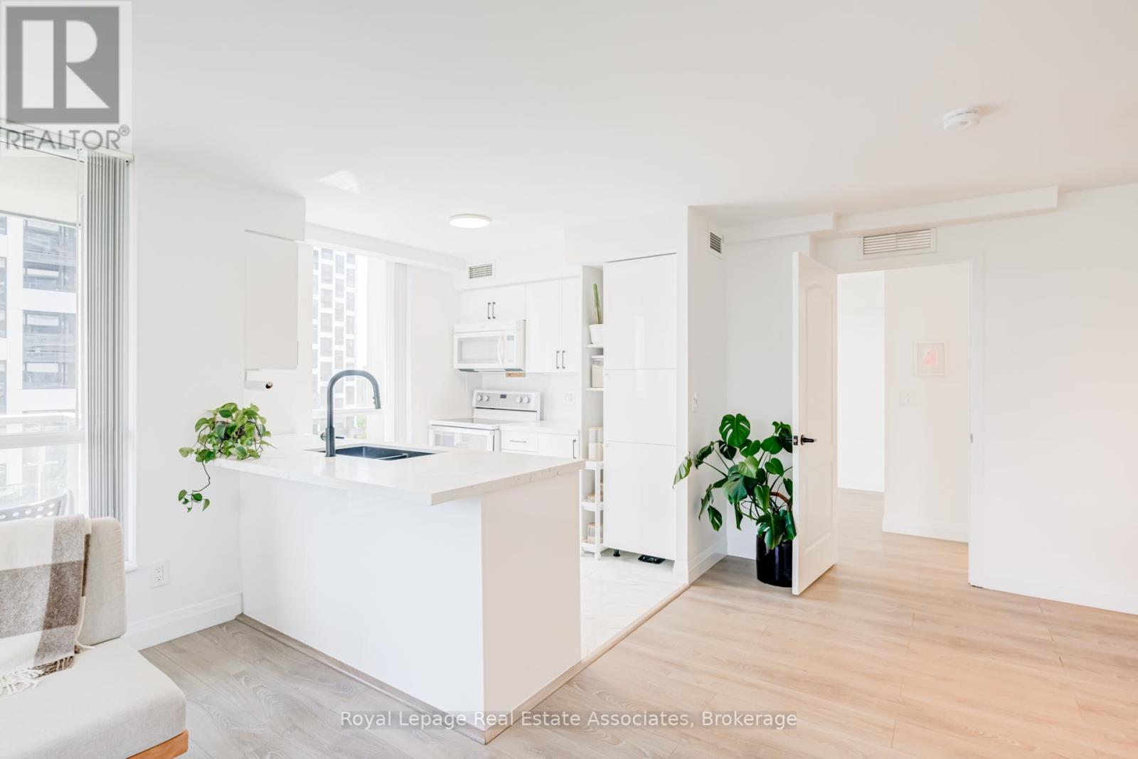 705 - 70 High Park Avenue, Toronto, Ontario  M6P 1A1 - Photo 10 - W13232942