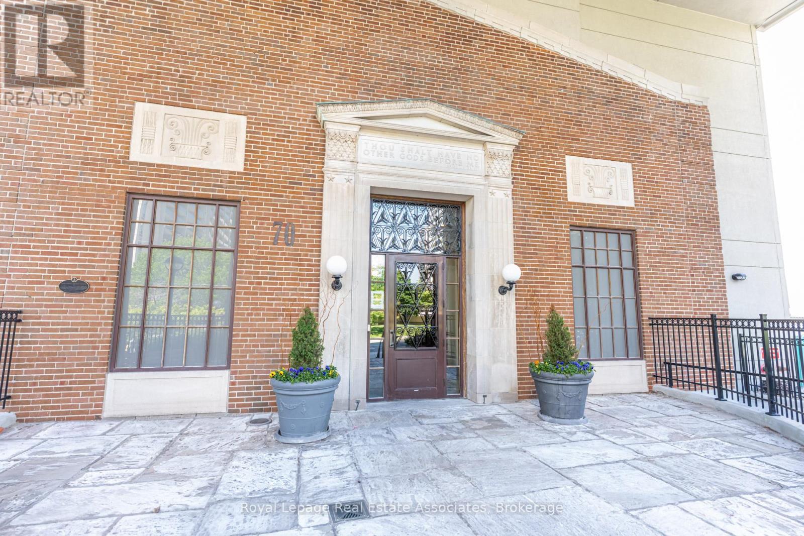 705 - 70 High Park Avenue, Toronto, Ontario  M6P 1A1 - Photo 3 - W13232942