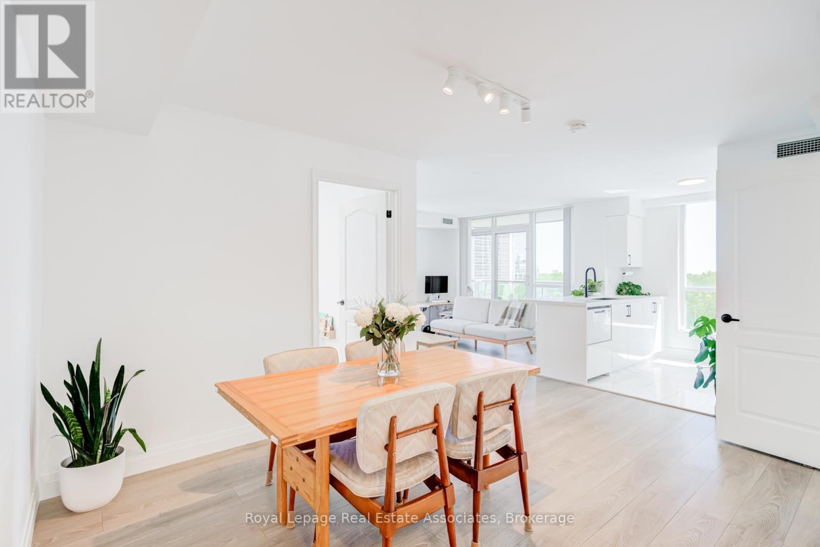 705 - 70 High Park Avenue, Toronto, Ontario  M6P 1A1 - Photo 4 - W13232942