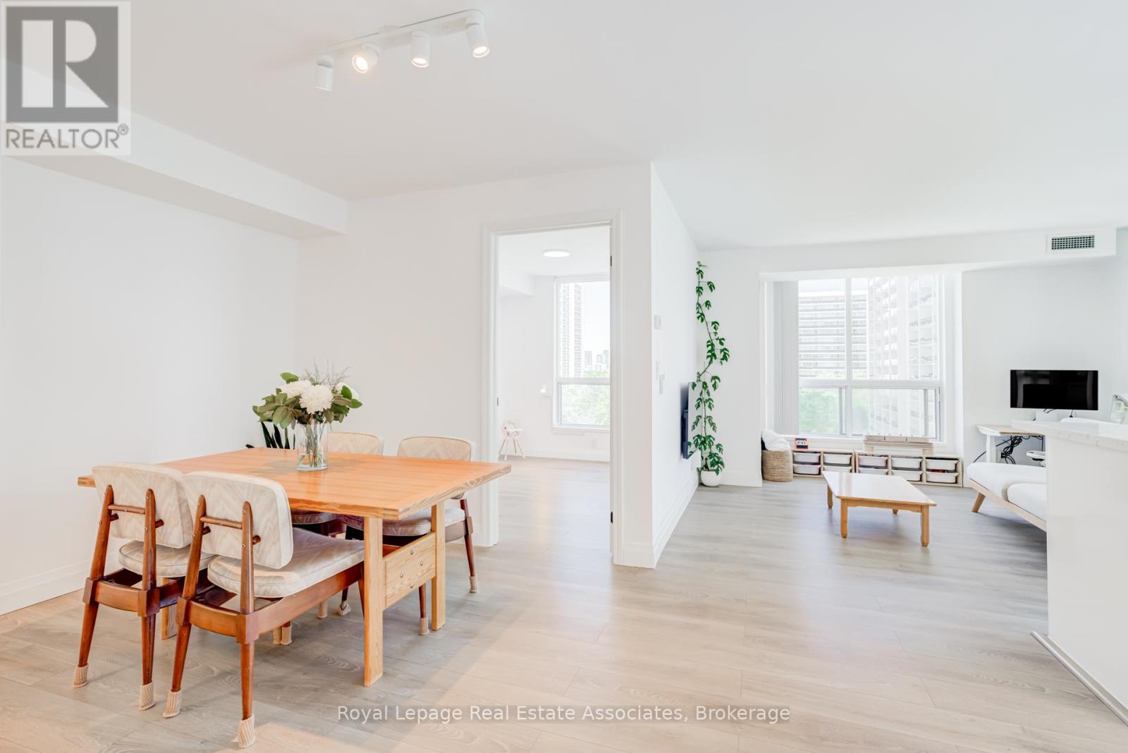 705 - 70 High Park Avenue, Toronto, Ontario  M6P 1A1 - Photo 5 - W13232942