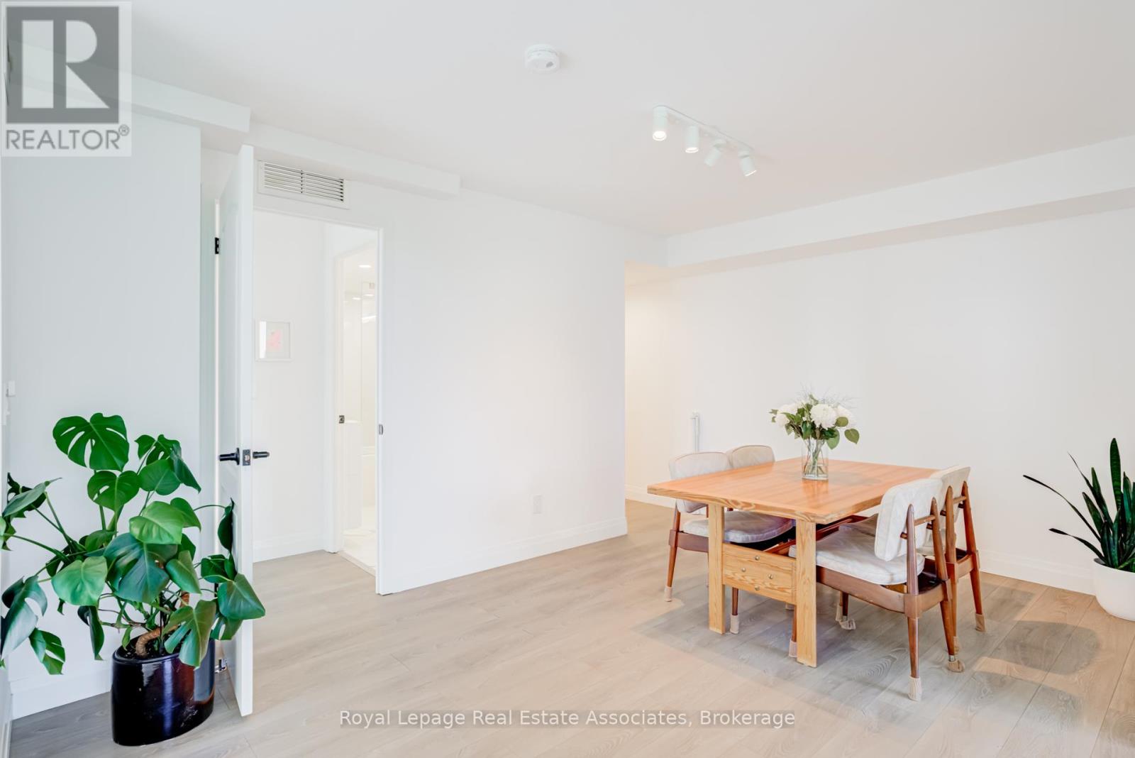 705 - 70 High Park Avenue, Toronto, Ontario  M6P 1A1 - Photo 7 - W13232942