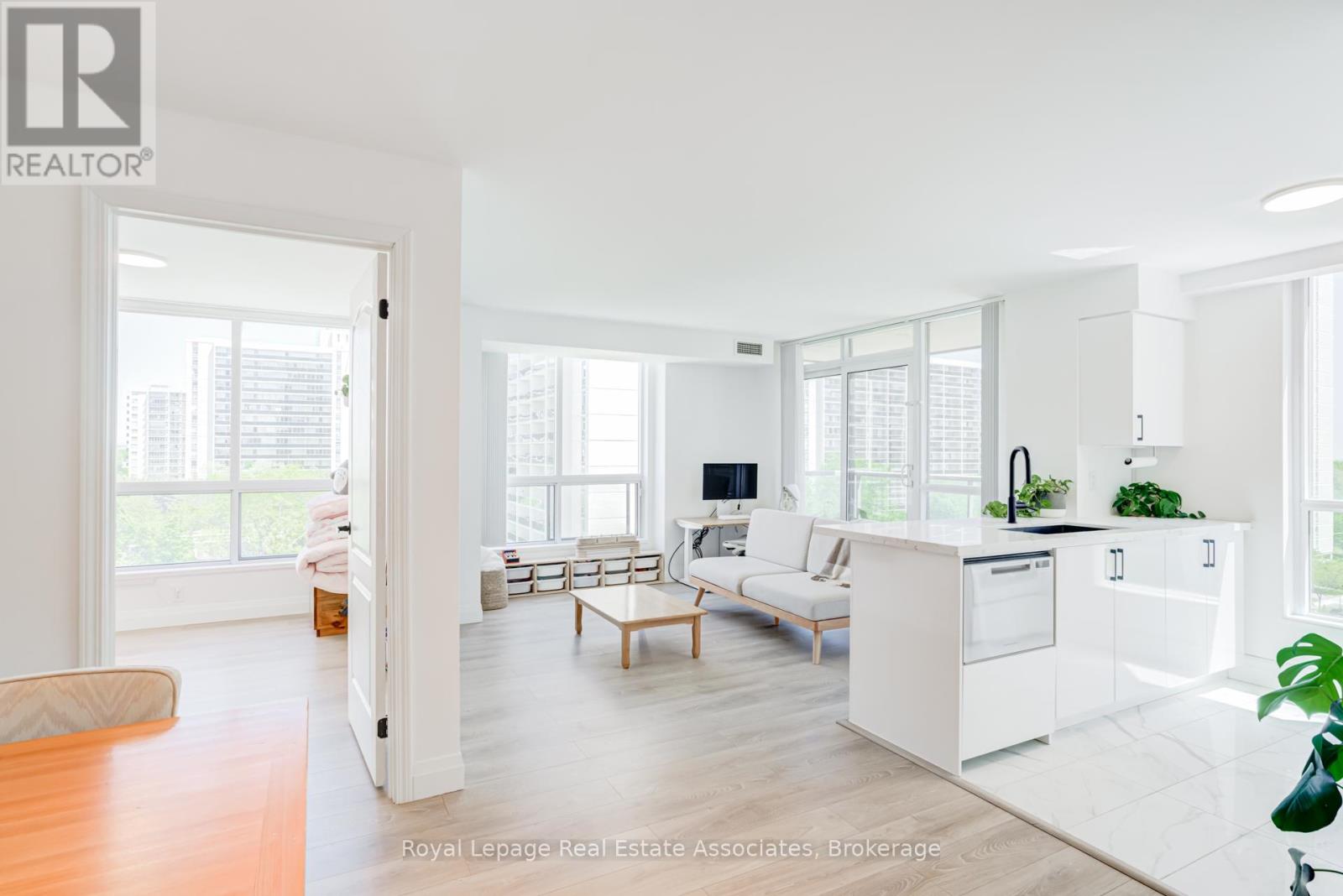 705 - 70 High Park Avenue, Toronto, Ontario  M6P 1A1 - Photo 9 - W13232942
