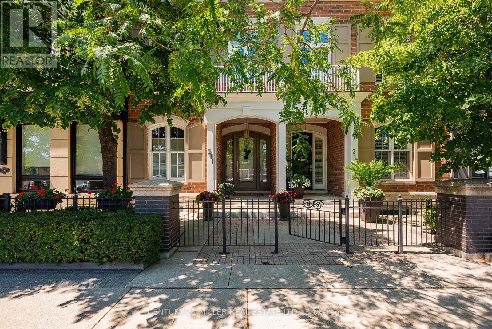 211 CHURCH STREET, Oakville, Ontario