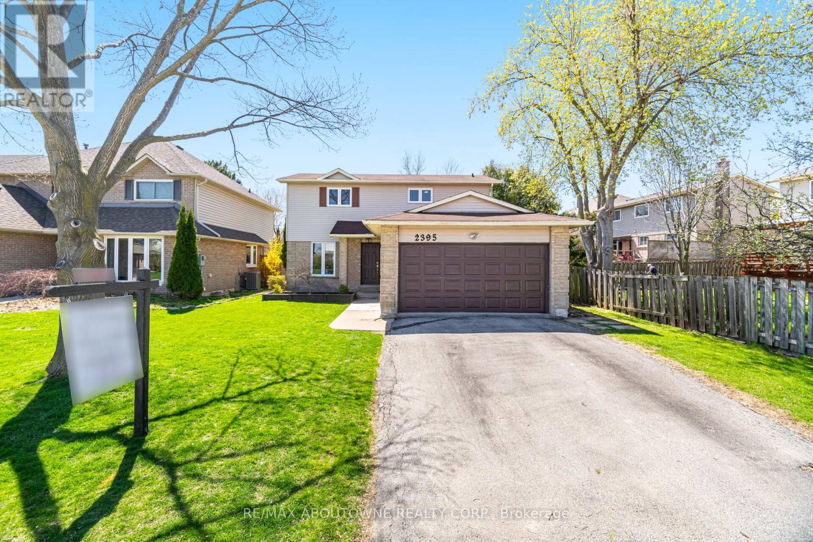 2395 Arnold Crescent, Burlington, Ontario  L7P 4J2 - Photo 2 - W13233030