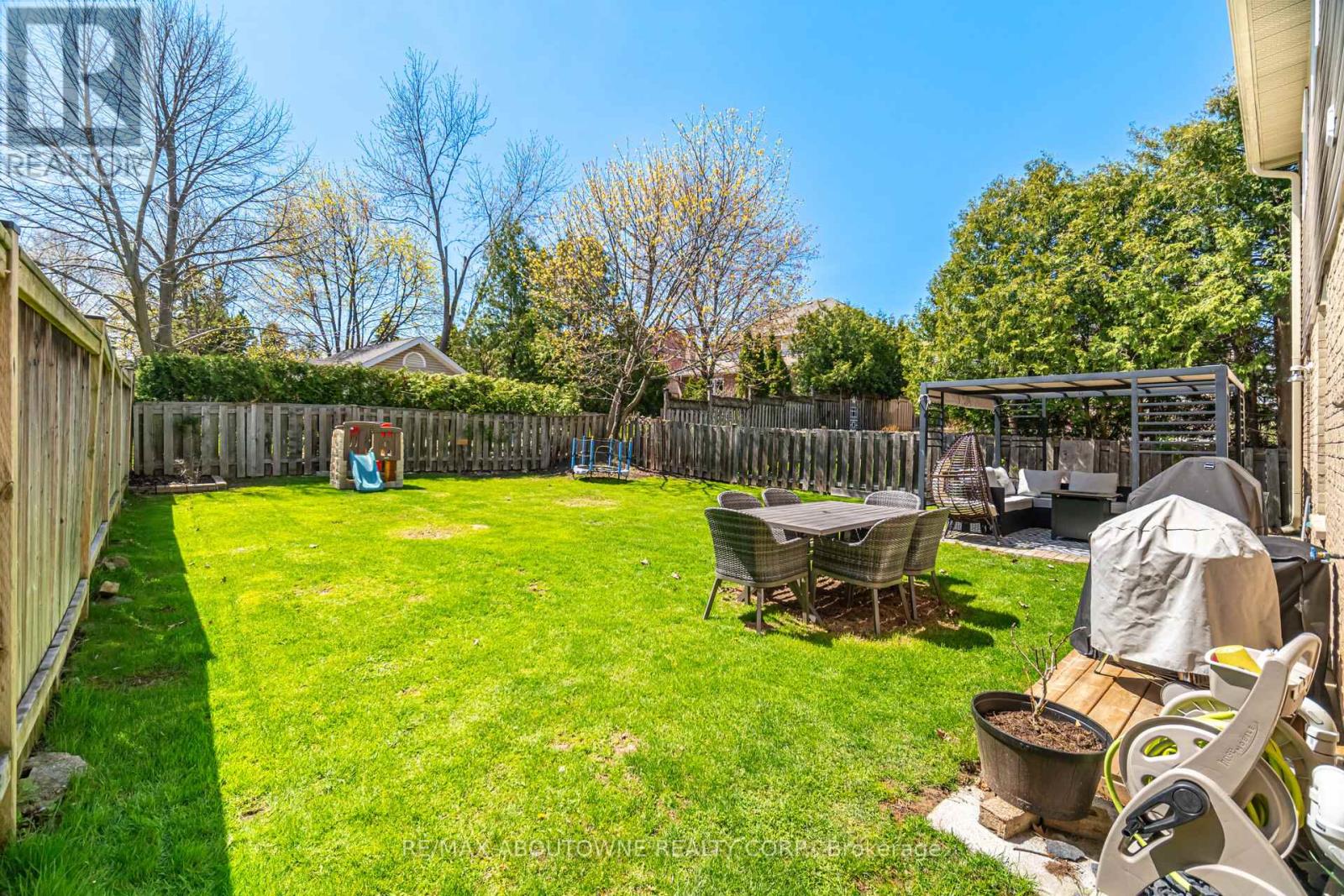 2395 Arnold Crescent, Burlington, Ontario  L7P 4J2 - Photo 37 - W13233030