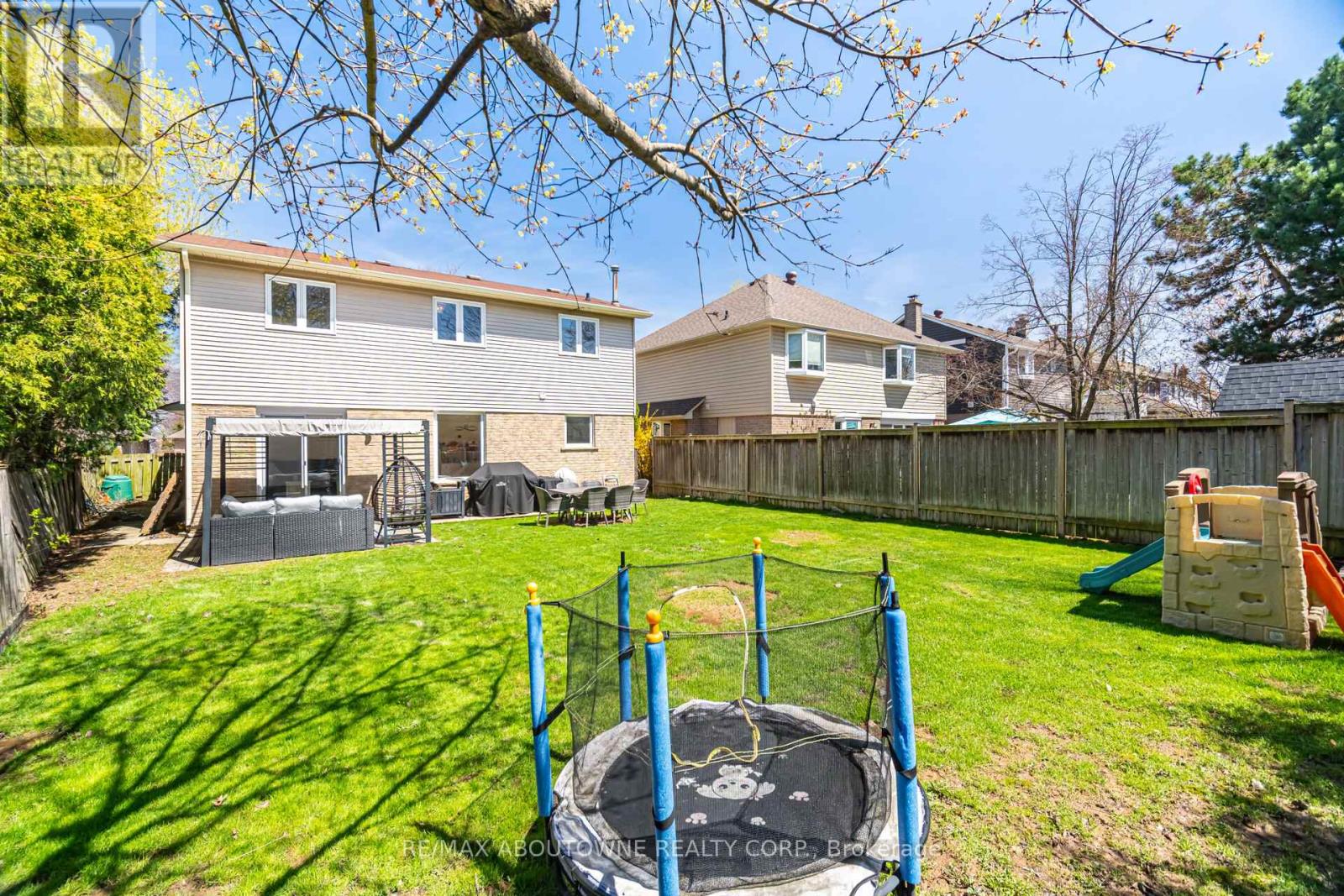 2395 Arnold Crescent, Burlington, Ontario  L7P 4J2 - Photo 39 - W13233030