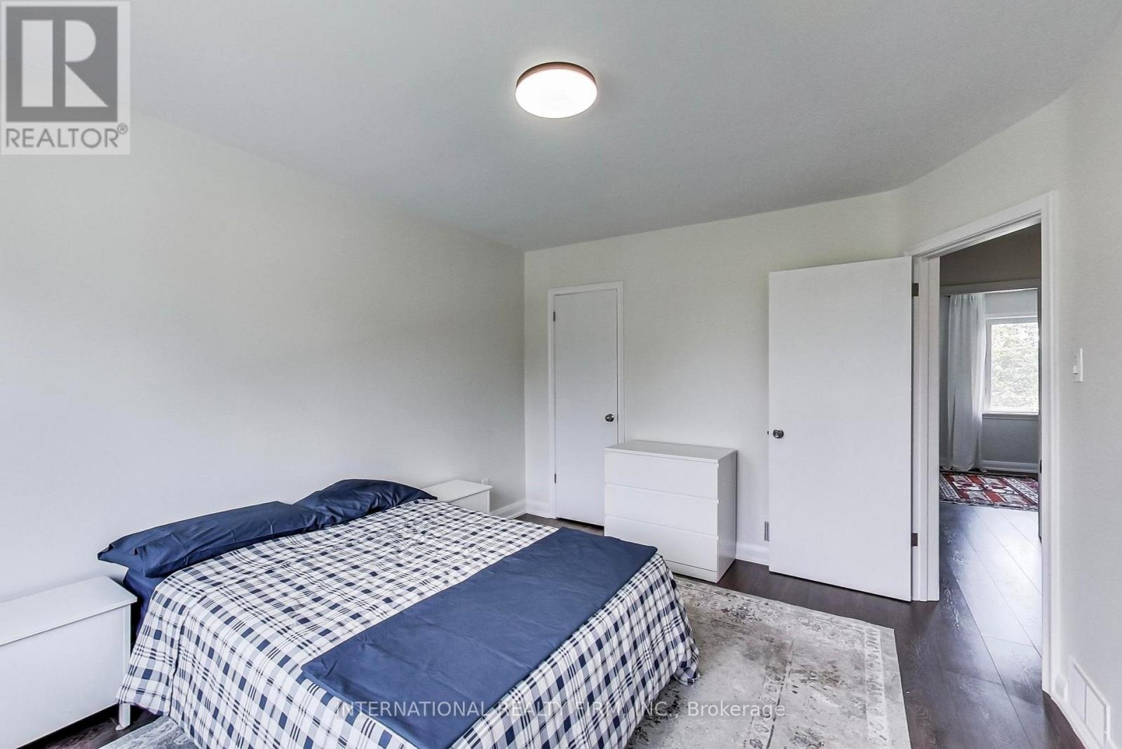 1097 Glengrove Avenue, Toronto, Ontario  M6B 2K3 - Photo 11 - W13233044