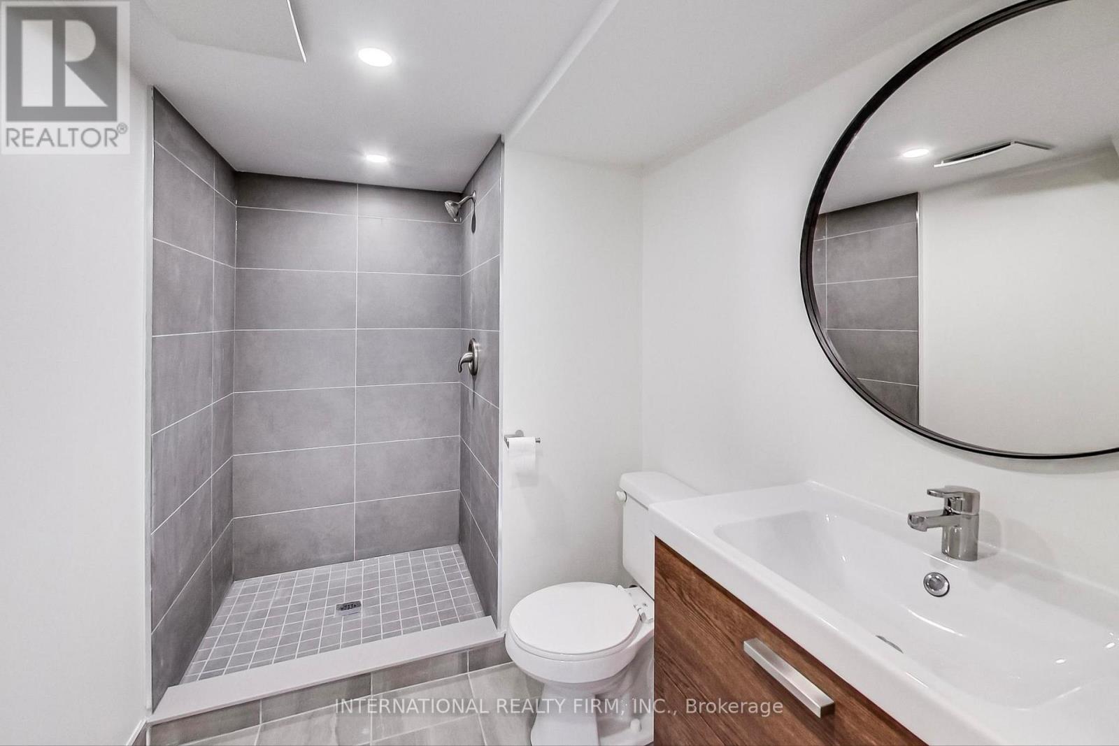 1097 Glengrove Avenue, Toronto, Ontario  M6B 2K3 - Photo 21 - W13233044