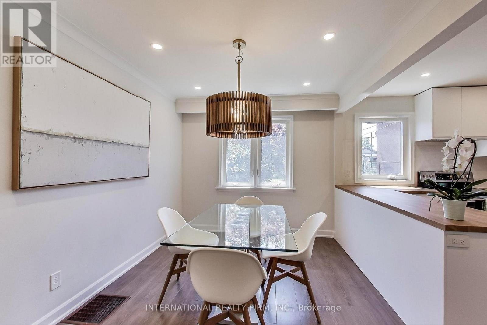 1097 Glengrove Avenue, Toronto, Ontario  M6B 2K3 - Photo 6 - W13233044