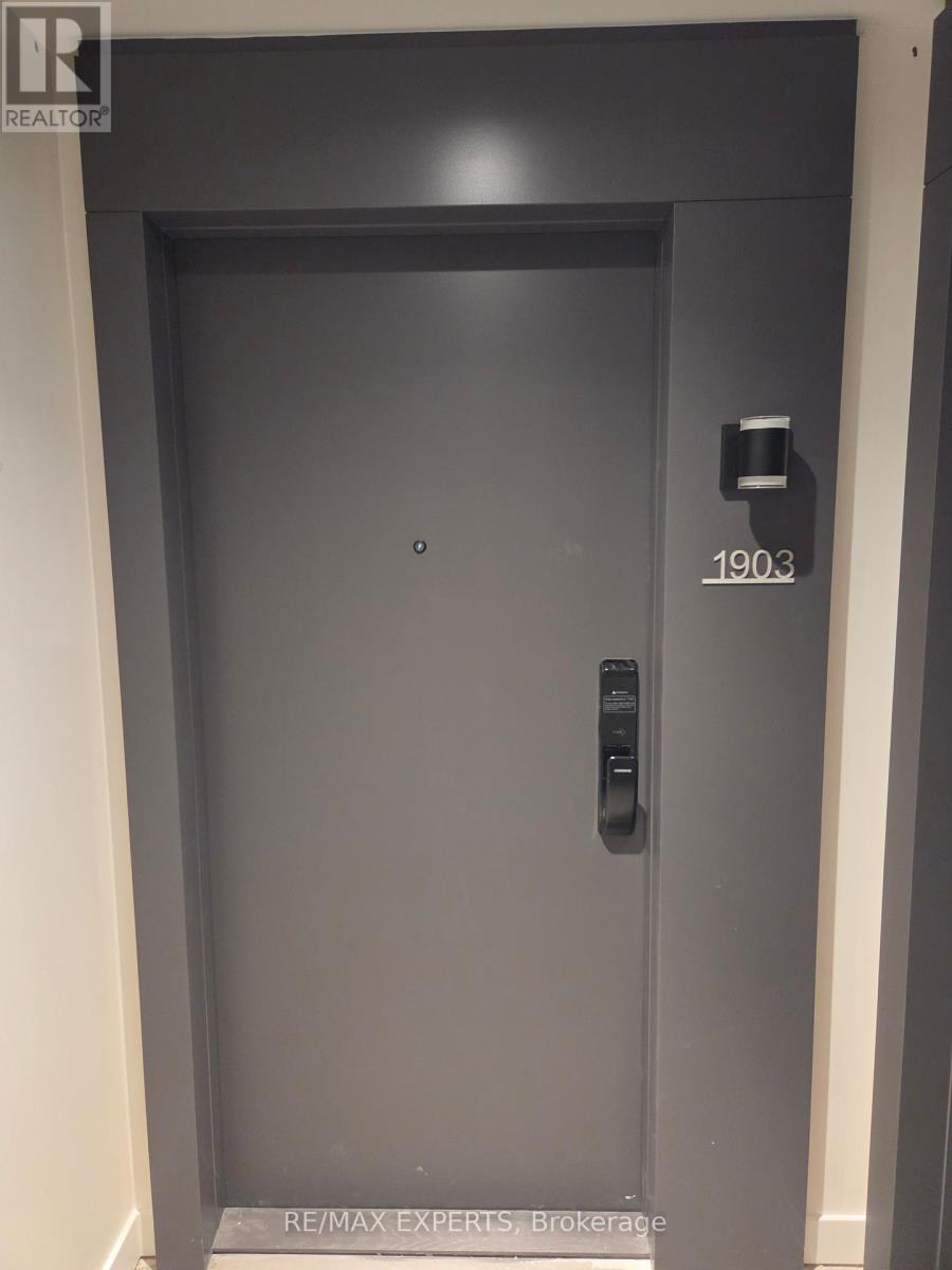 1903 - 2075 Lakeshore Road, Burlington, Ontario  L7R 0H3 - Photo 2 - W13233080