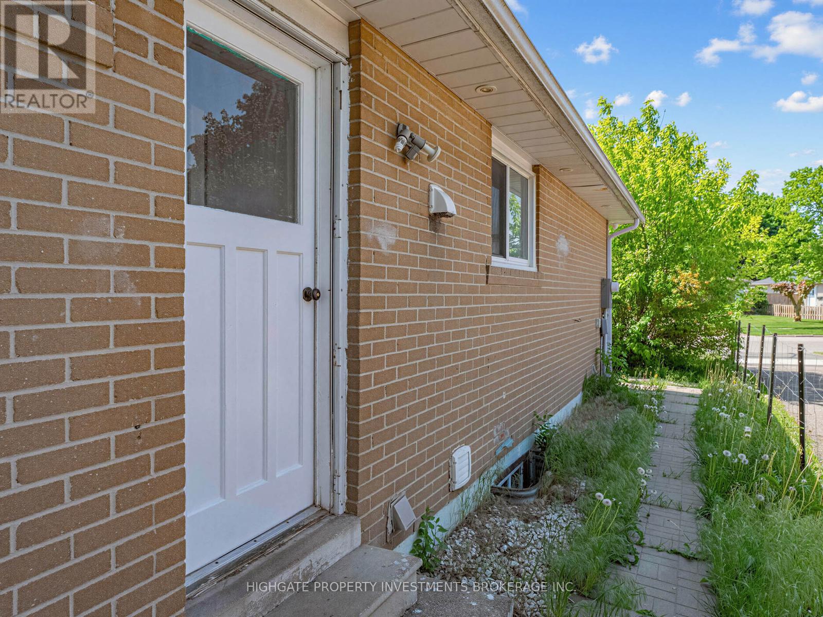 Bsmt - 36 Reigate Avenue, Brampton, Ontario  L6V 2E3 - Photo 3 - W13233112