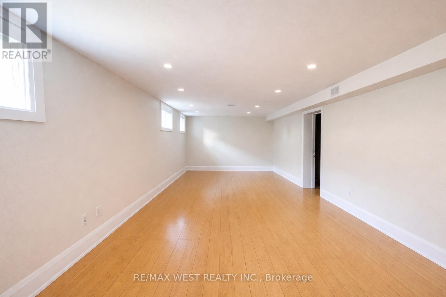 Lower Level - 32 Harrow Drive, Toronto, Ontario  M6M 2X3 - Photo 4 - W13233124
