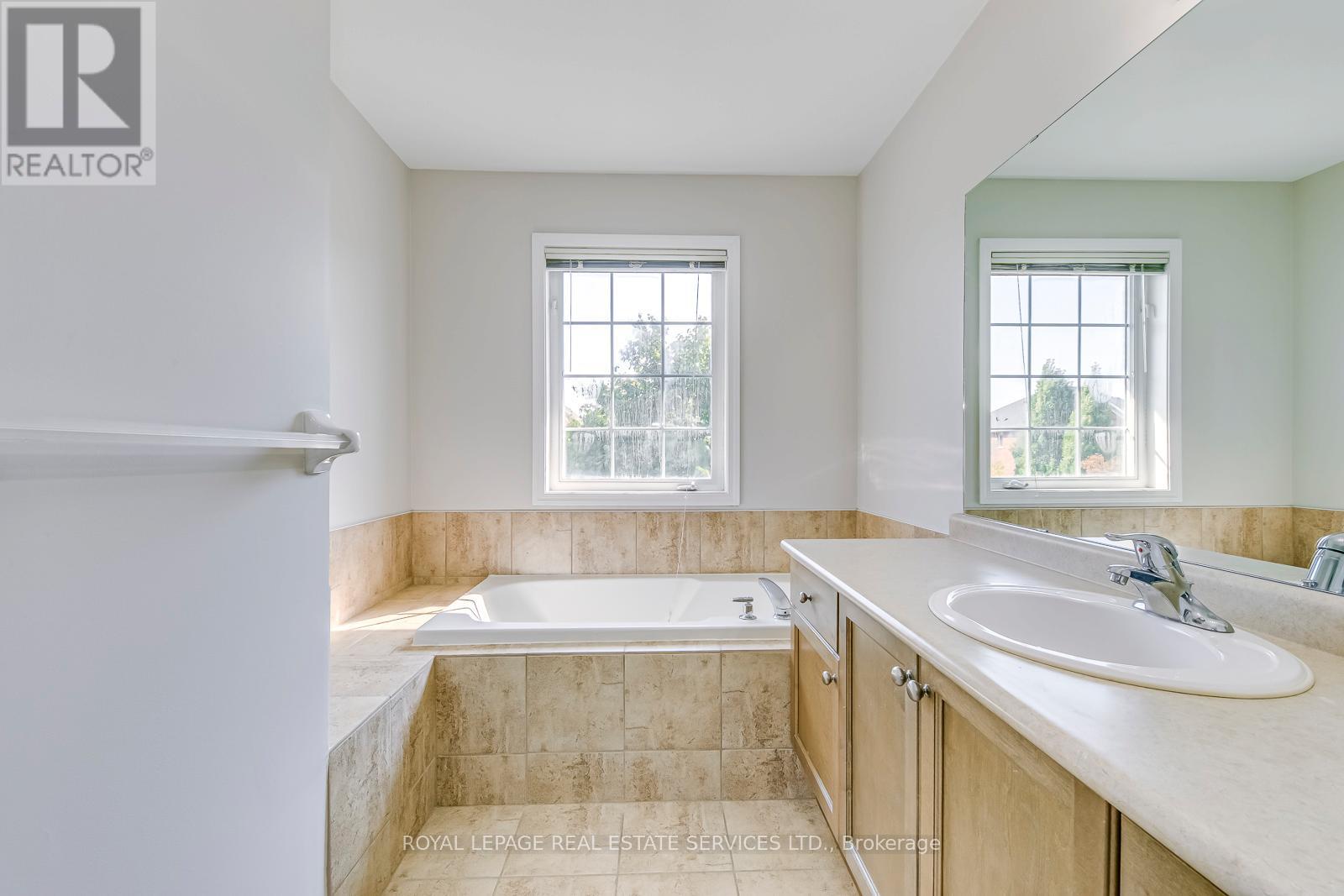 2268 Highcroft Road, Oakville, Ontario  L6M 4Y4 - Photo 19 - W13233126