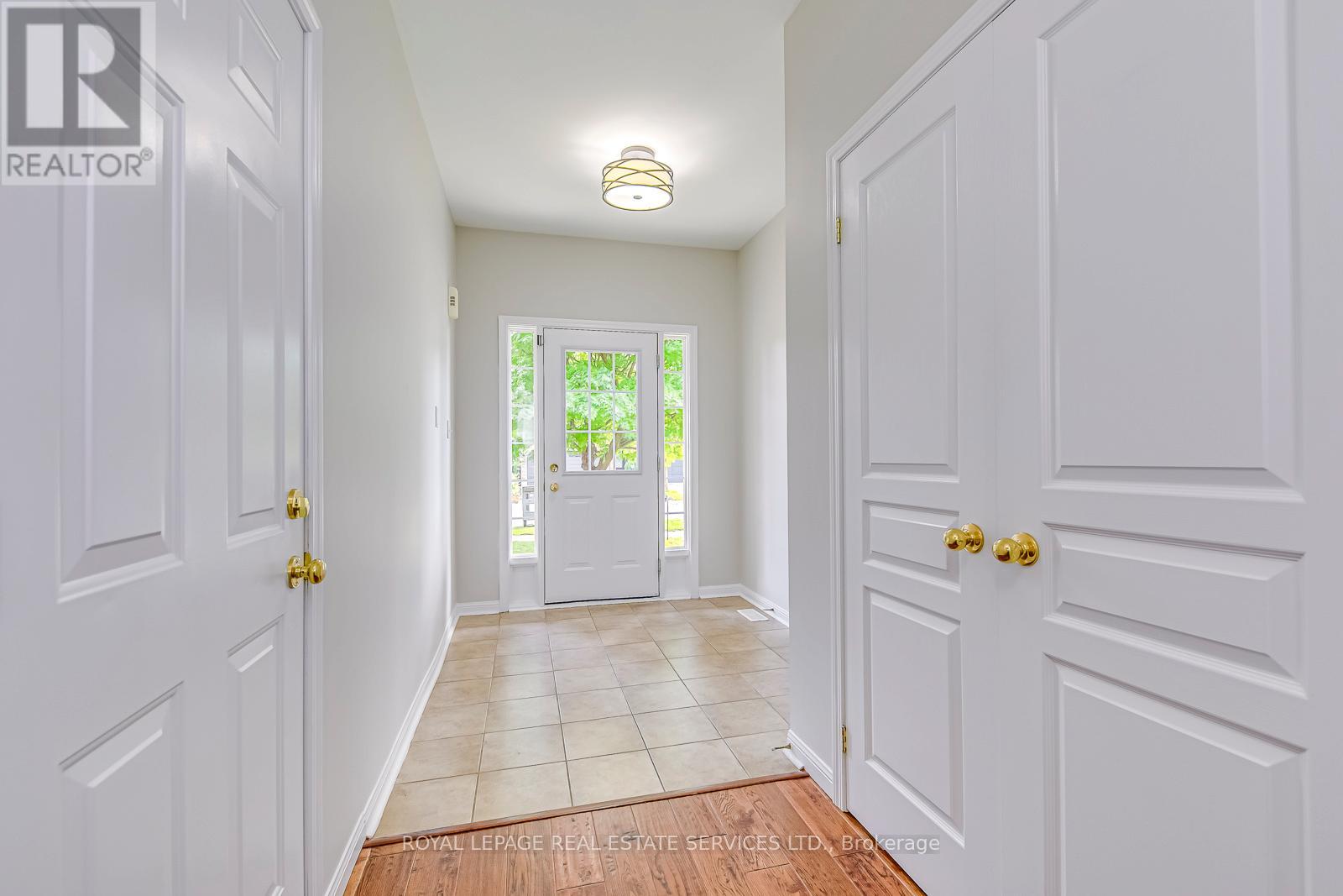2268 Highcroft Road, Oakville, Ontario  L6M 4Y4 - Photo 4 - W13233126