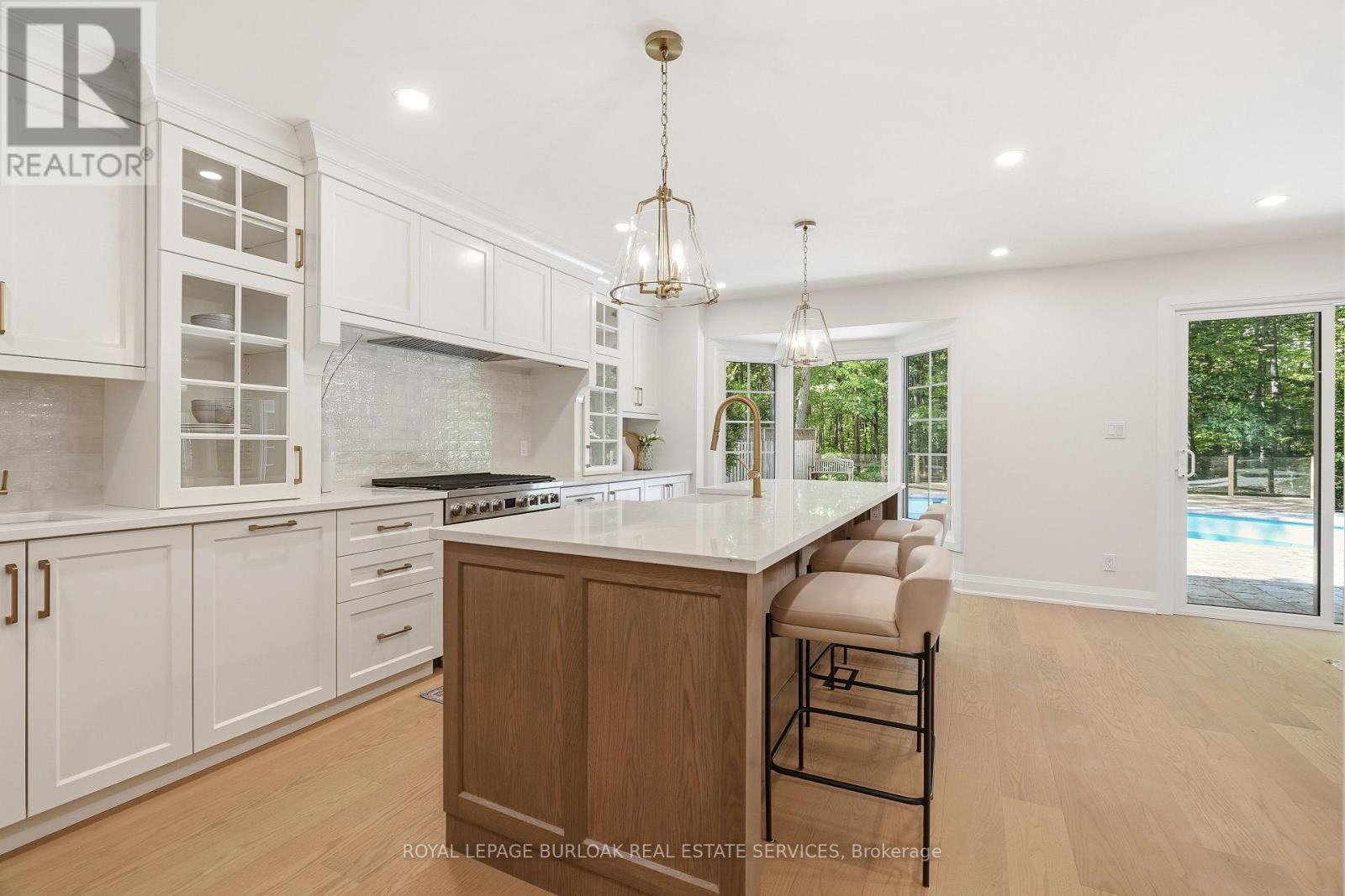 1928 Four Seasons Drive, Burlington, Ontario  L7P 2Y1 - Photo 18 - W13233156
