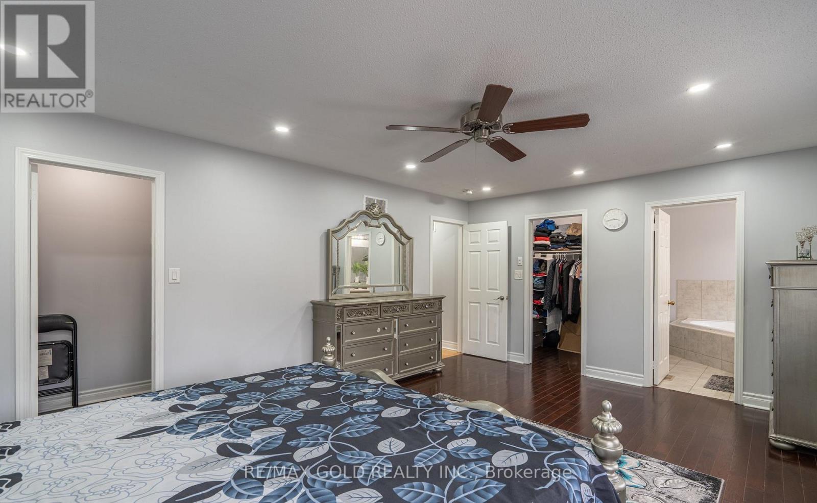 8 Bayridge Drive, Brampton, Ontario  L6P 2H8 - Photo 22 - W13233160