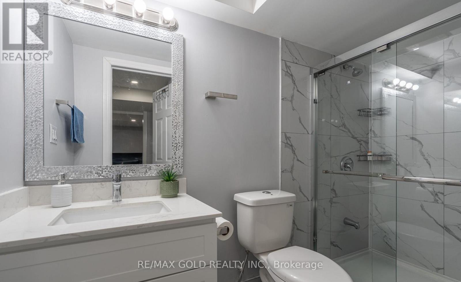 8 Bayridge Drive, Brampton, Ontario  L6P 2H8 - Photo 40 - W13233160