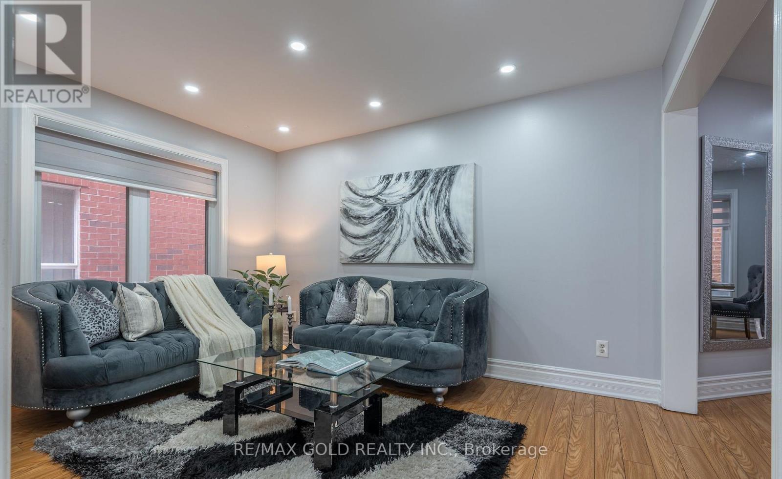 8 Bayridge Drive, Brampton, Ontario  L6P 2H8 - Photo 9 - W13233160