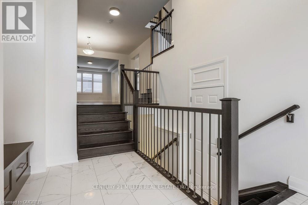 1483 Varelas Passage, Oakville, Ontario  L6H 3S2 - Photo 4 - W13233164
