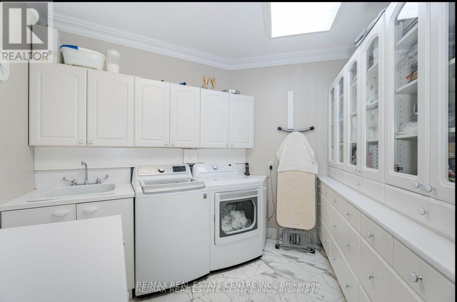 2 Edgeforest Drive, Brampton, Ontario  L6P 0E1 - Photo 29 - W13233180