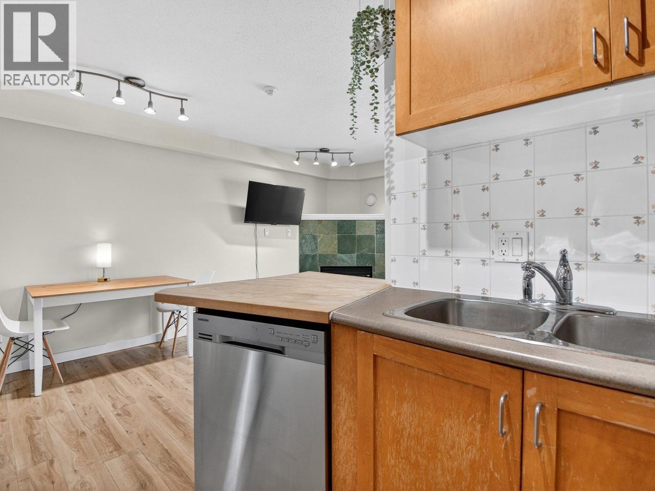 102 3788 W 10th Avenue, Vancouver, British Columbia  V6R 2G4 - Photo 12 - R3131529