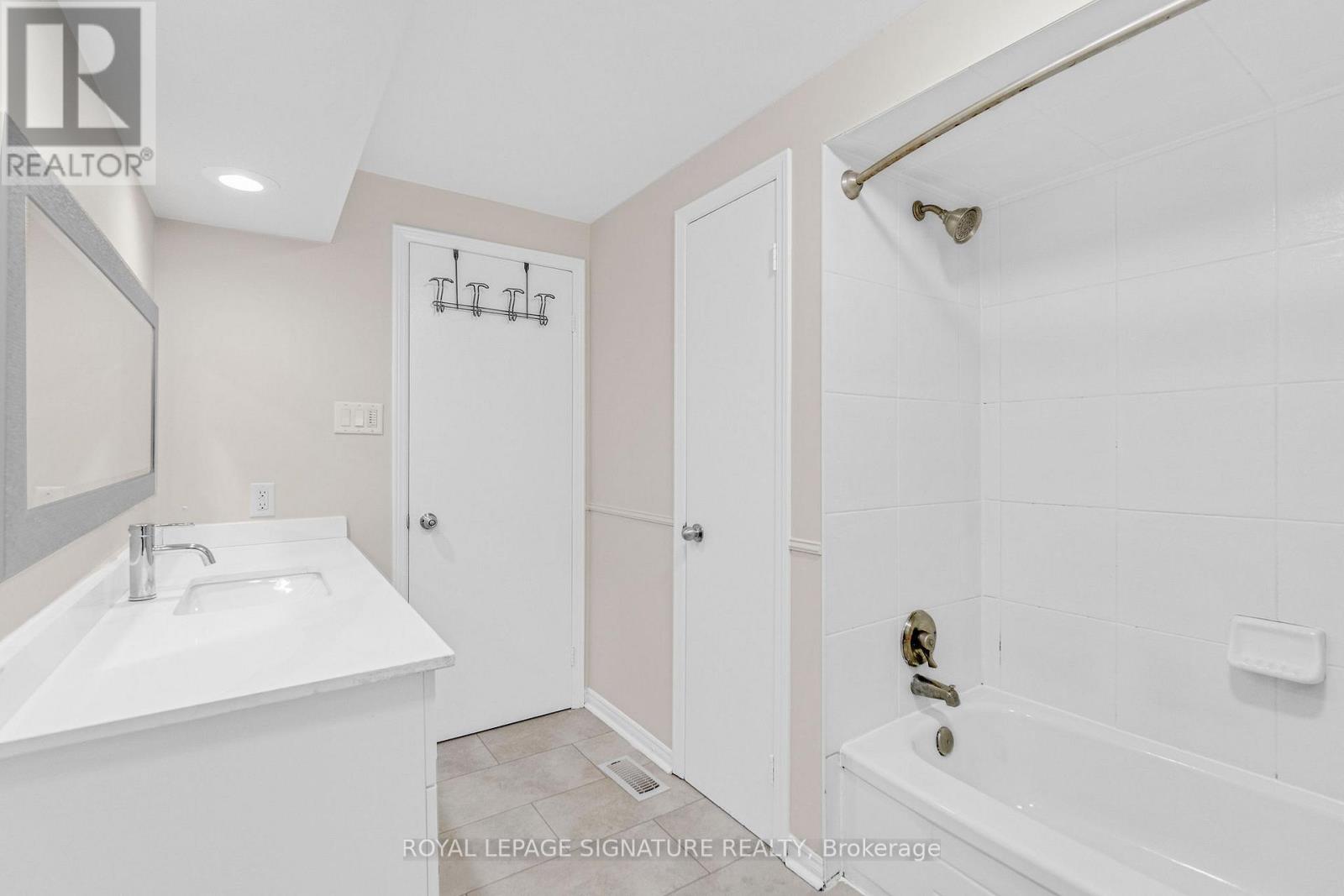 42 Baxter Crescent, Thorold, Ontario  L2V 4R6 - Photo 30 - X13233106