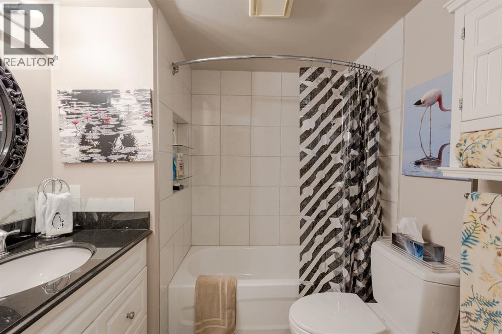 62 Berkley Close Nw, Calgary, Alberta  T3K 1B3 - Photo 15 - A2317180