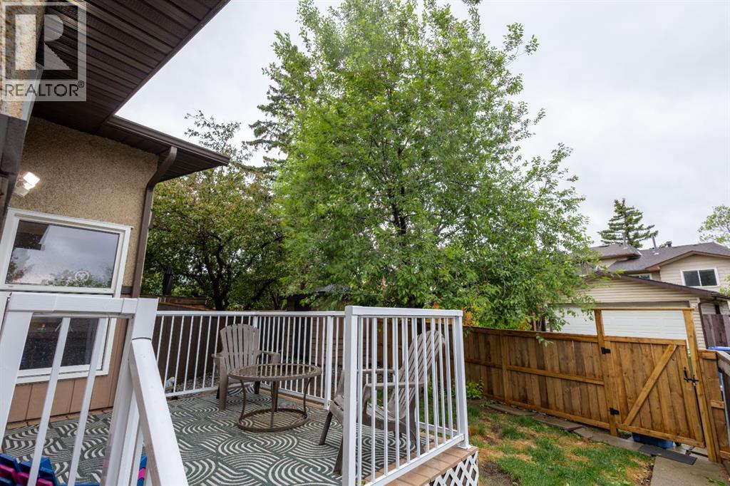 62 Berkley Close Nw, Calgary, Alberta  T3K 1B3 - Photo 19 - A2317180