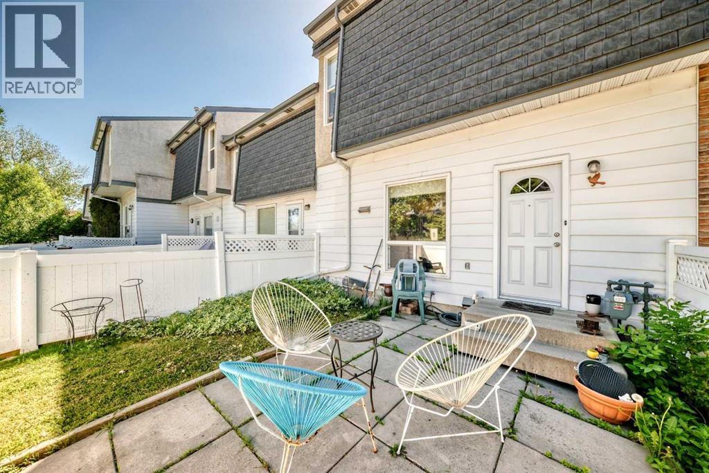 400 Brae Glen Crescent Sw, Calgary, Alberta  T2W 1B6 - Photo 29 - A2315260