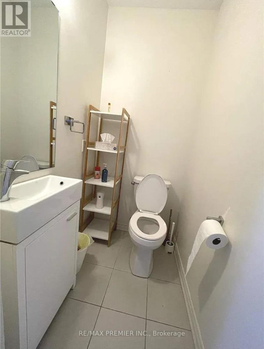 1 - 2255 Mcnab Lane, Mississauga, Ontario  L5J 0B3 - Photo 11 - W13232576
