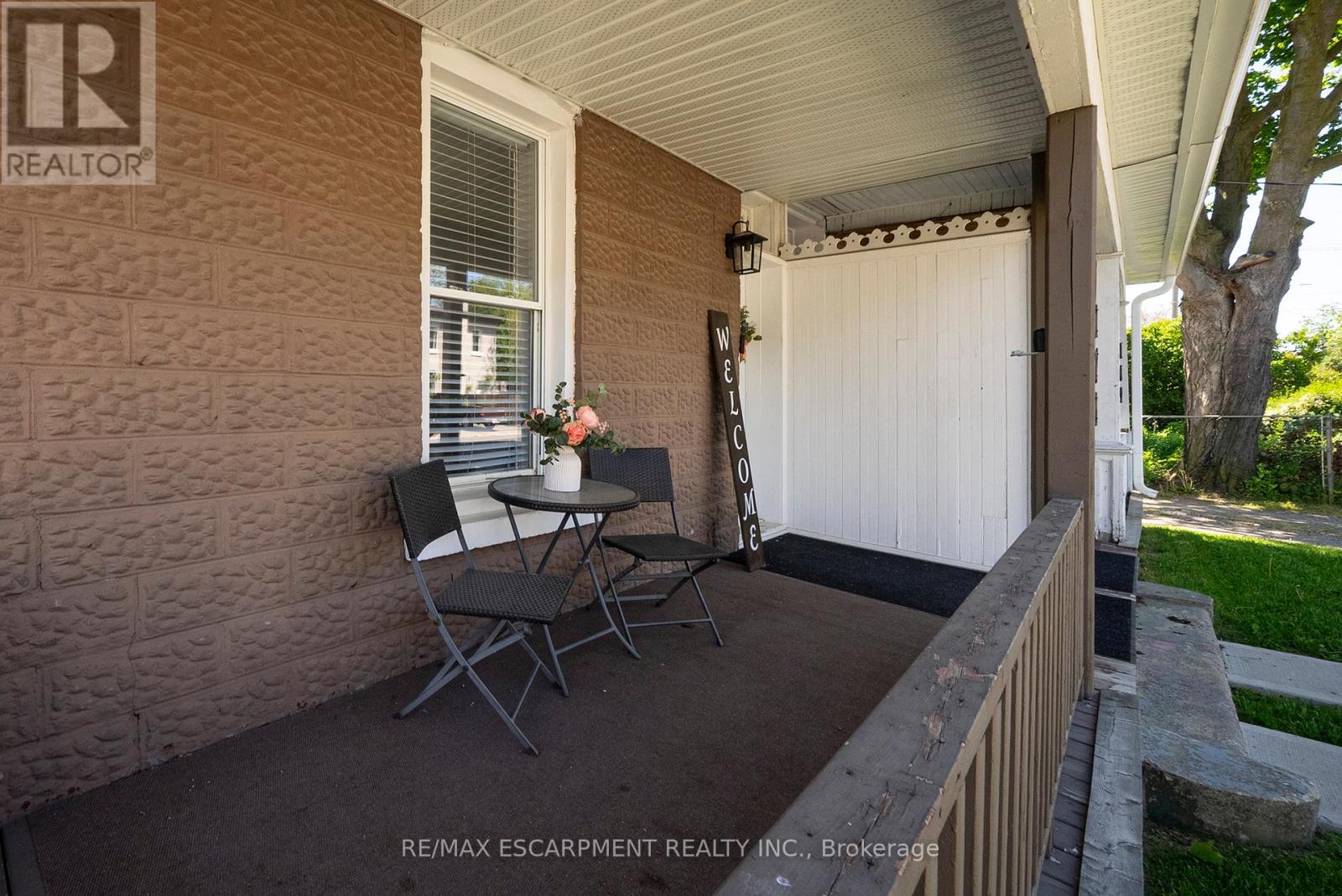 171 Drummond Street, Brantford, Ontario  N3S 6A6 - Photo 3 - X12894524