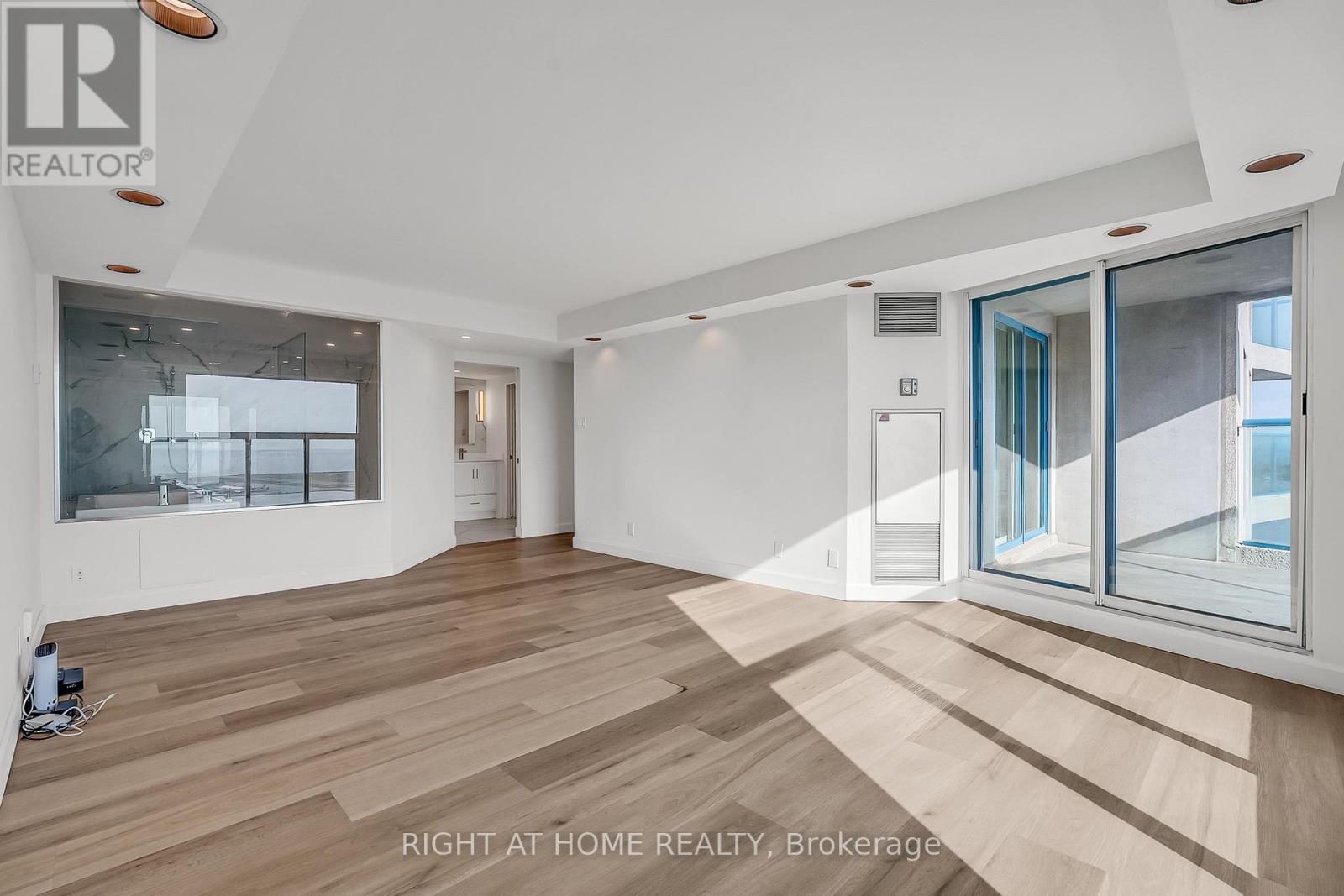 3008 - 99 Harbour Square, Toronto, Ontario  M5J 2H2 - Photo 20 - C13223720