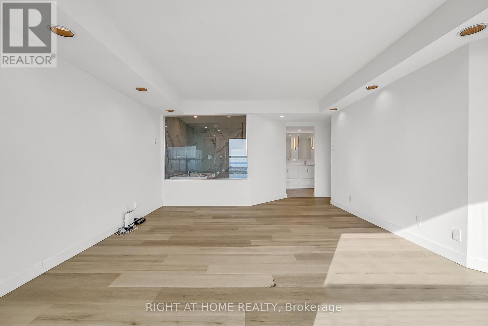 3008 - 99 Harbour Square, Toronto, Ontario  M5J 2H2 - Photo 21 - C13223720
