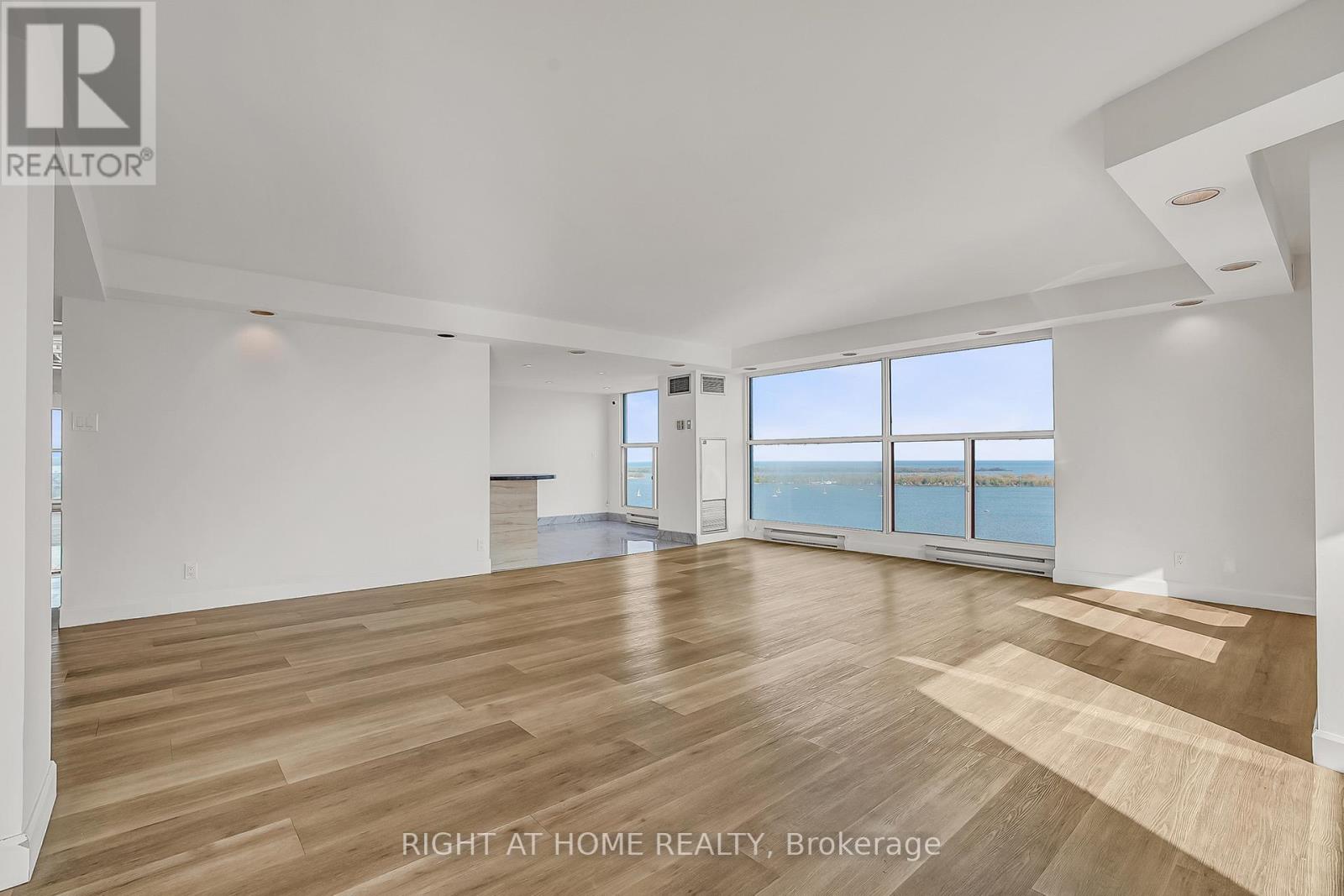3008 - 99 Harbour Square, Toronto, Ontario  M5J 2H2 - Photo 6 - C13223720