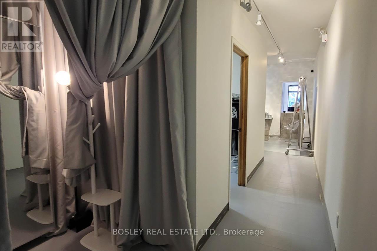Main - 1075 Queen Street W, Toronto, Ontario  M6J 1H3 - Photo 12 - C13230800
