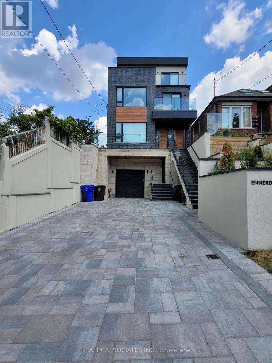 UNIT 1A - 31 ENNERDALE ROAD, Toronto, Ontario