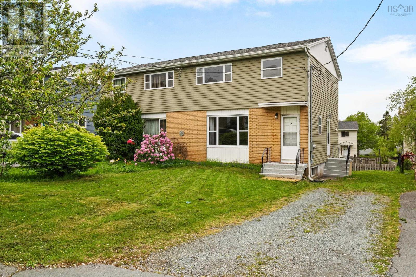 19 Piper Street, Dartmouth, Nova Scotia  B2W 1Z5 - Photo 2 - 202613084